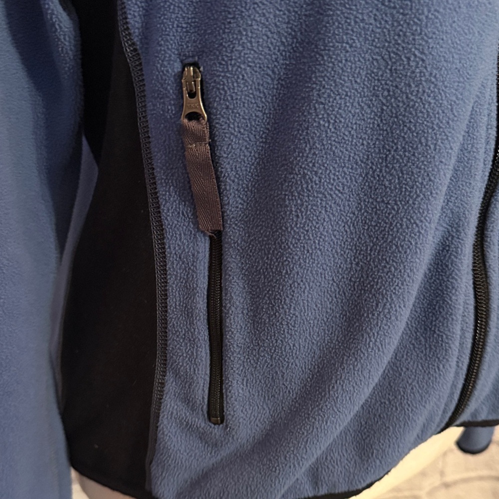 The North Face Women's Blue Fleece Zip Up Medium Jacket with Black Trim - Picture 4 of 12